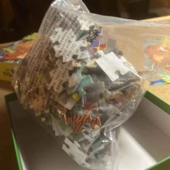 🧩 300 piece Factory Sealed Mudpuppy “Endangered Species Pygmy Sloth”. Beautiful - Picture 4 of 7